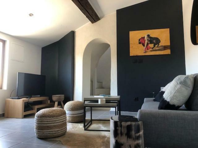 Appartement Avec Terrasse Panoramique Au Coeur De Nîmes Kültér fotó